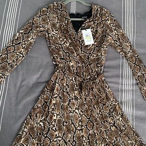 DKNY Womens Animal Print Wrap Dress Party Dress Size:4 Never used- tag still on